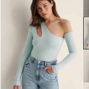 NA-KD One Shoulder Cut Out Body Suit